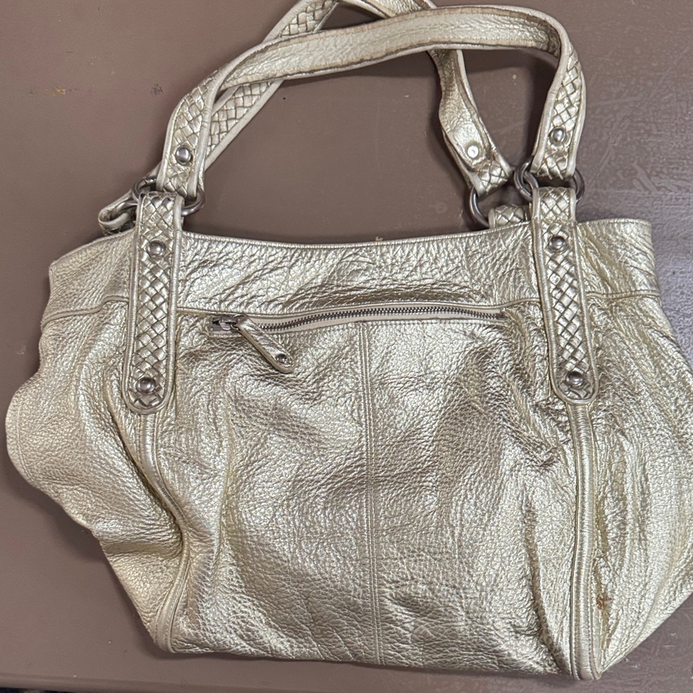 Chic Silver Shoulder Bag